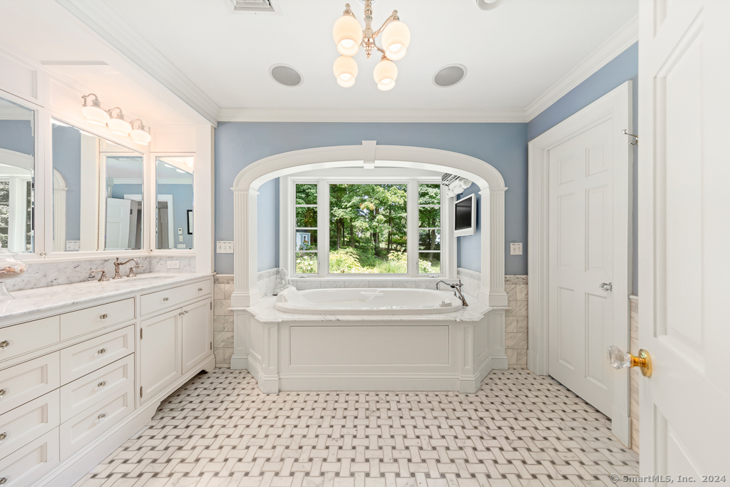 38 Pequot Trail