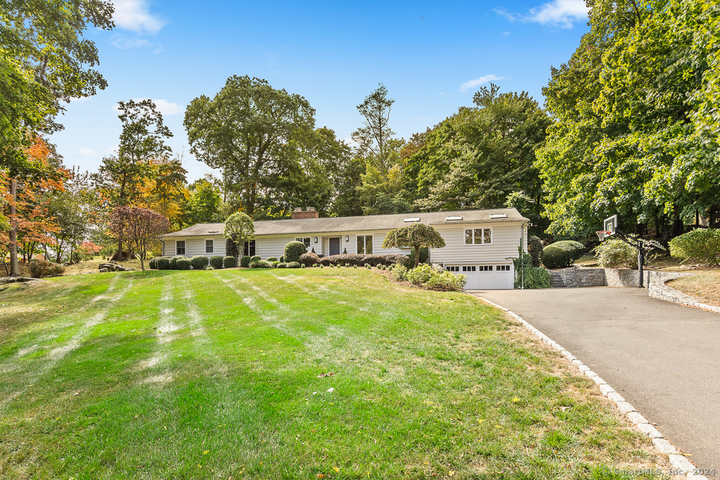 8 Manitou Road