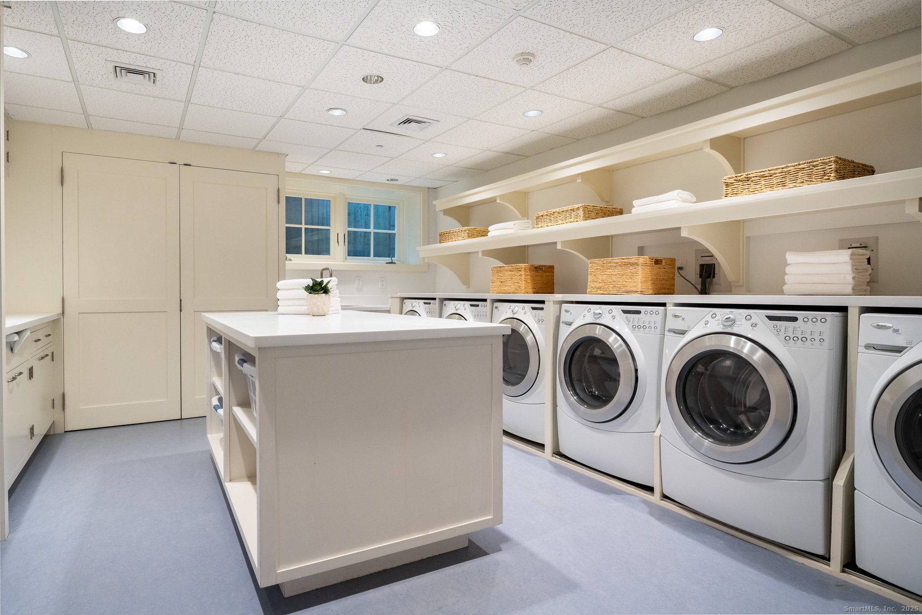 122 Beachside Avenue