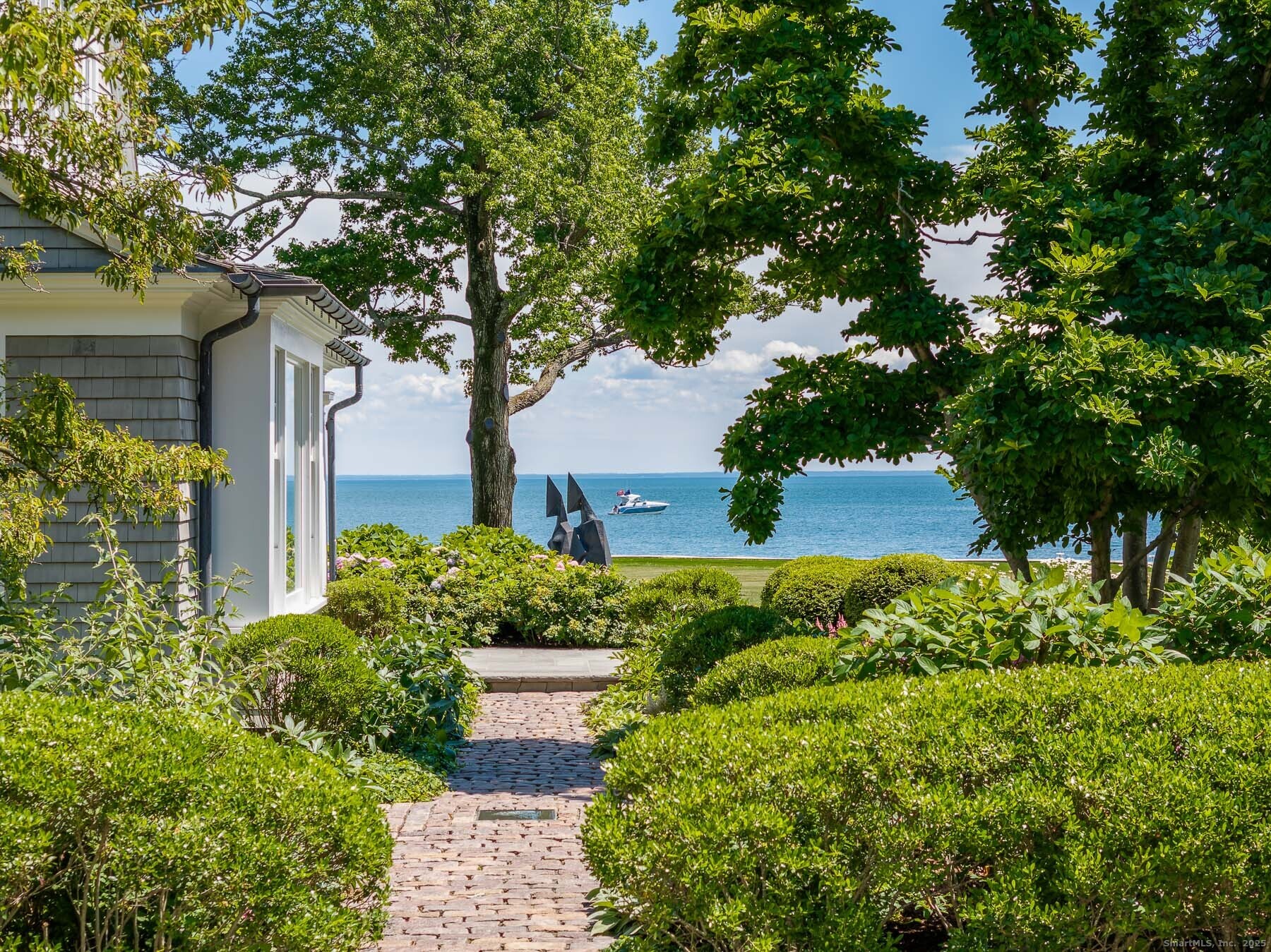 122 Beachside Avenue