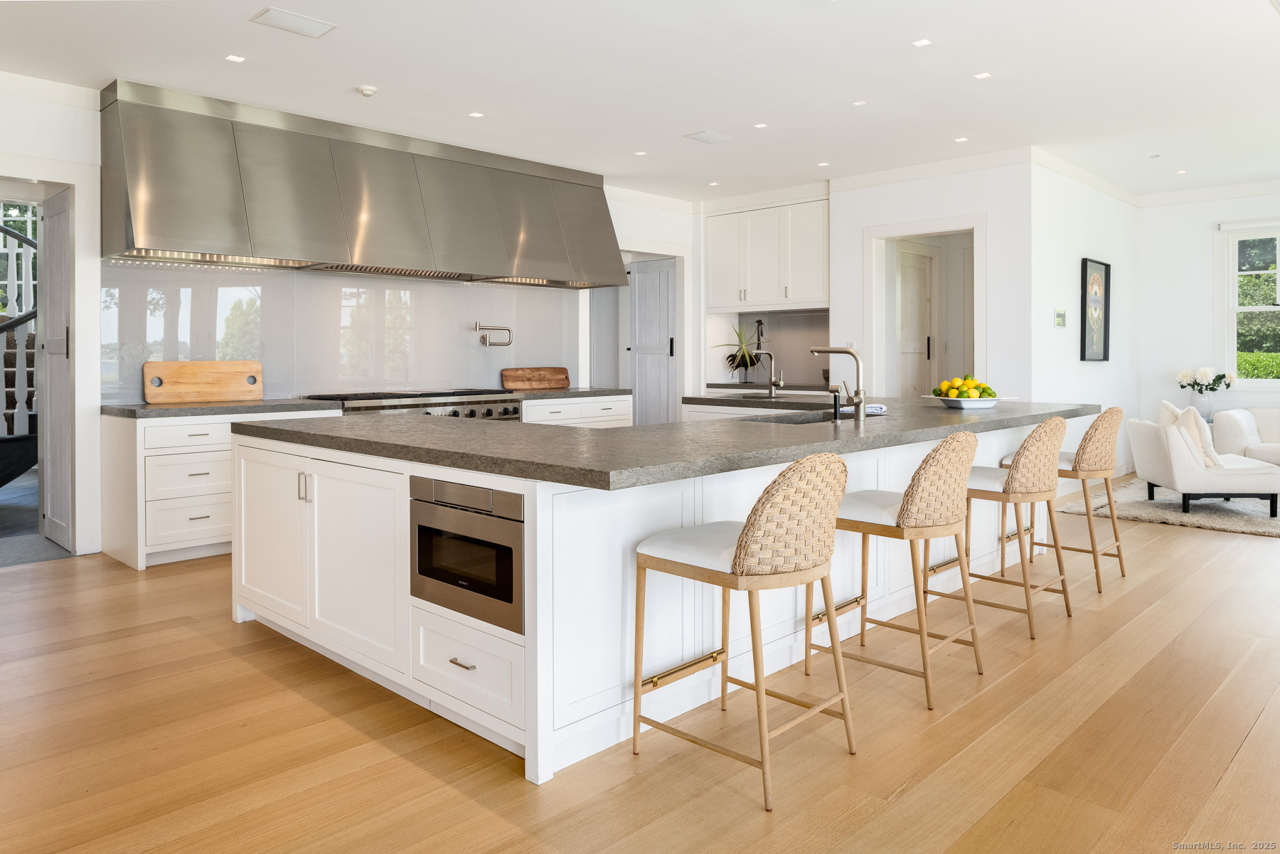 122 Beachside Avenue