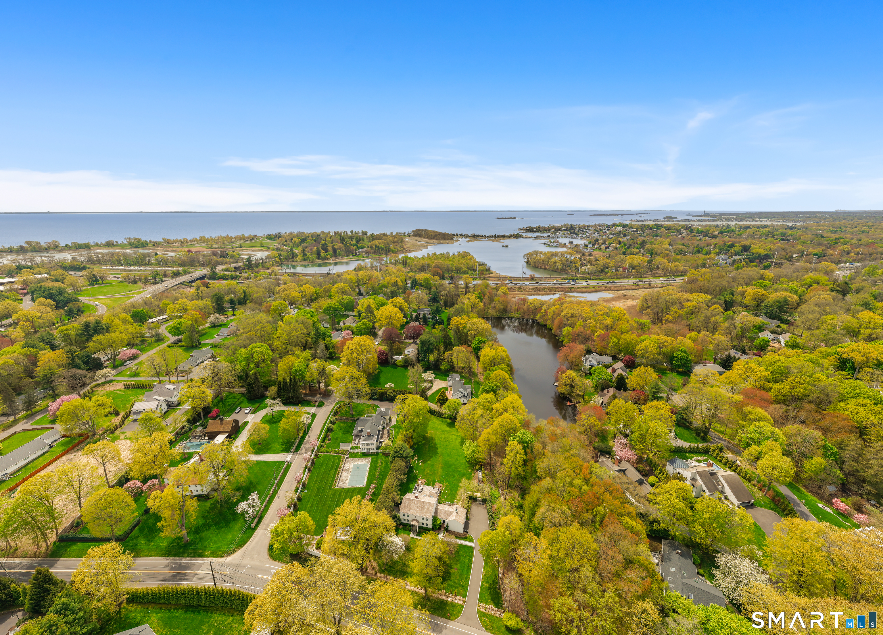 4 Wake Robin Road