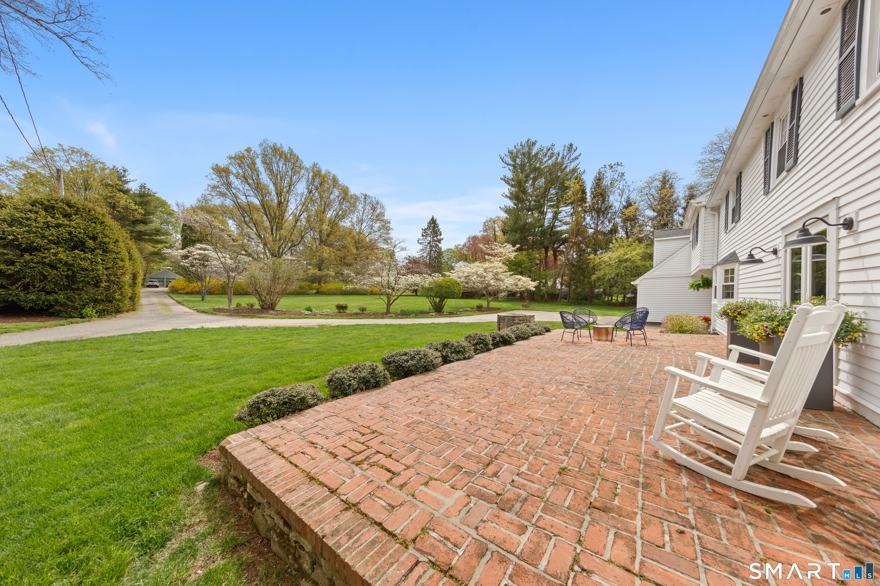 4 Wake Robin Road