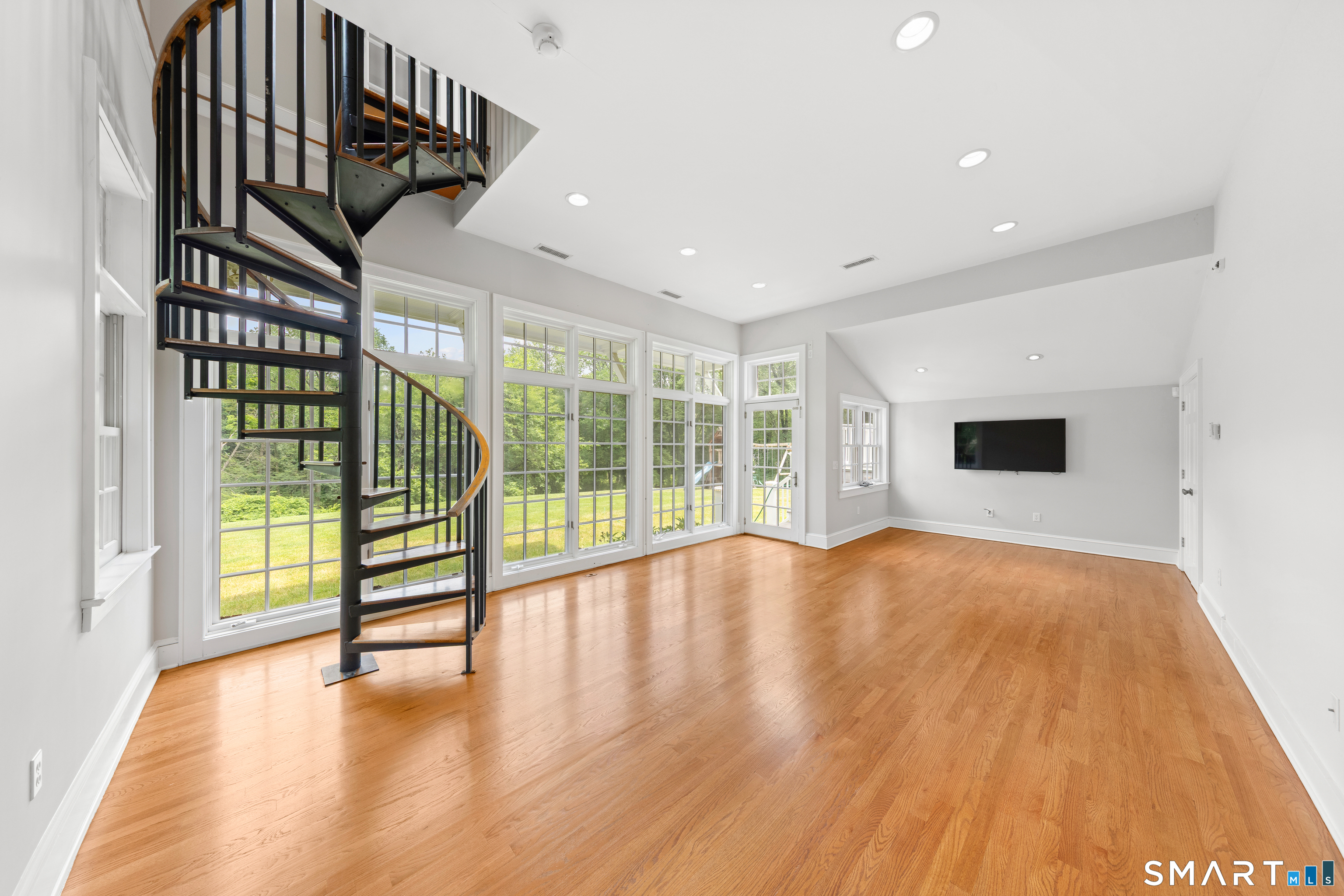 2444 Bronson Road