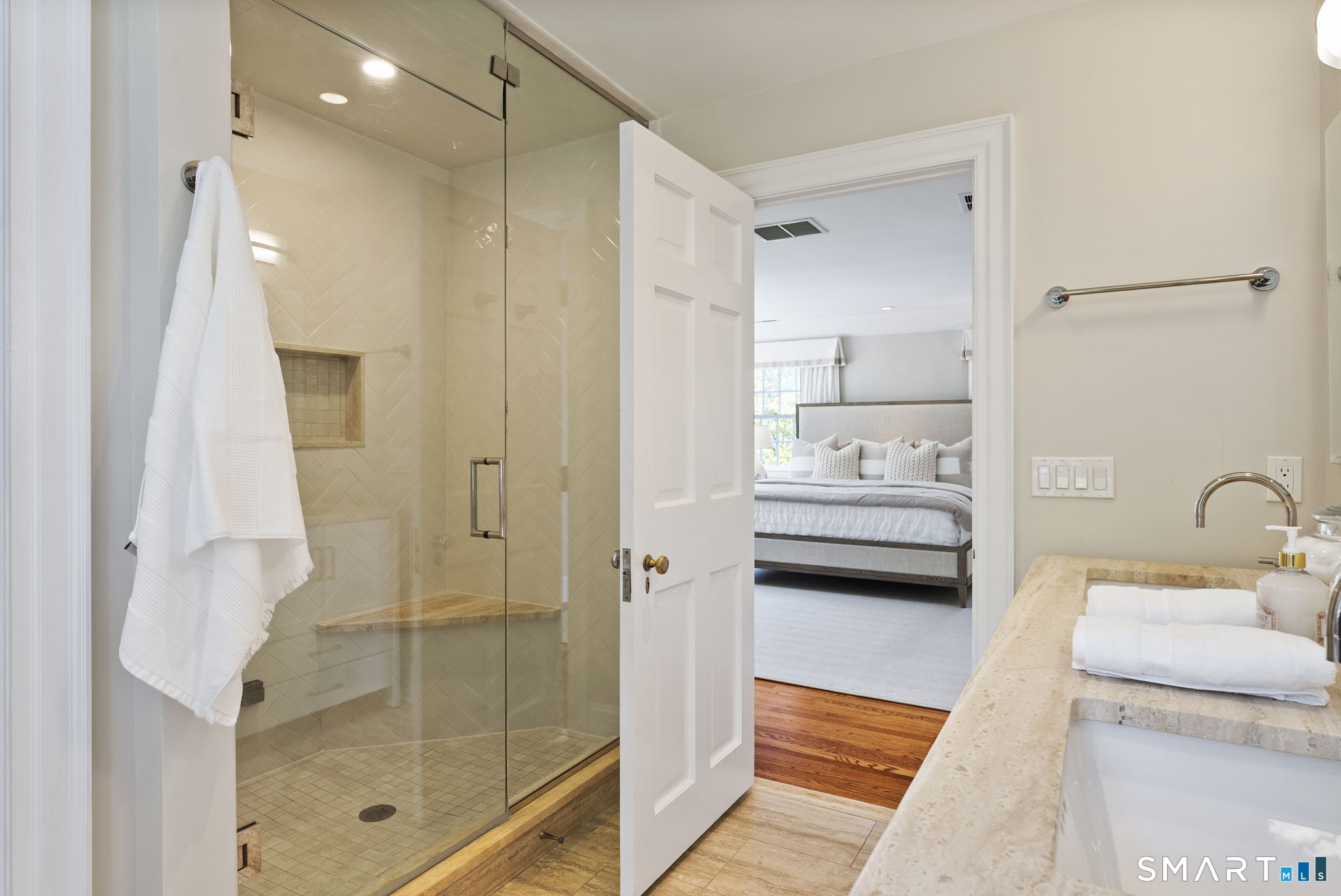 6 Clapboard Hill Road