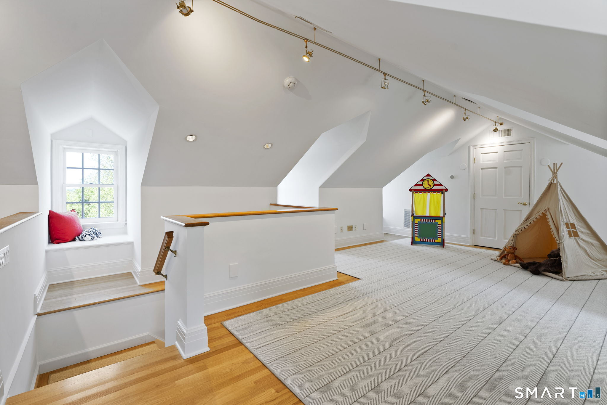 6 Clapboard Hill Road