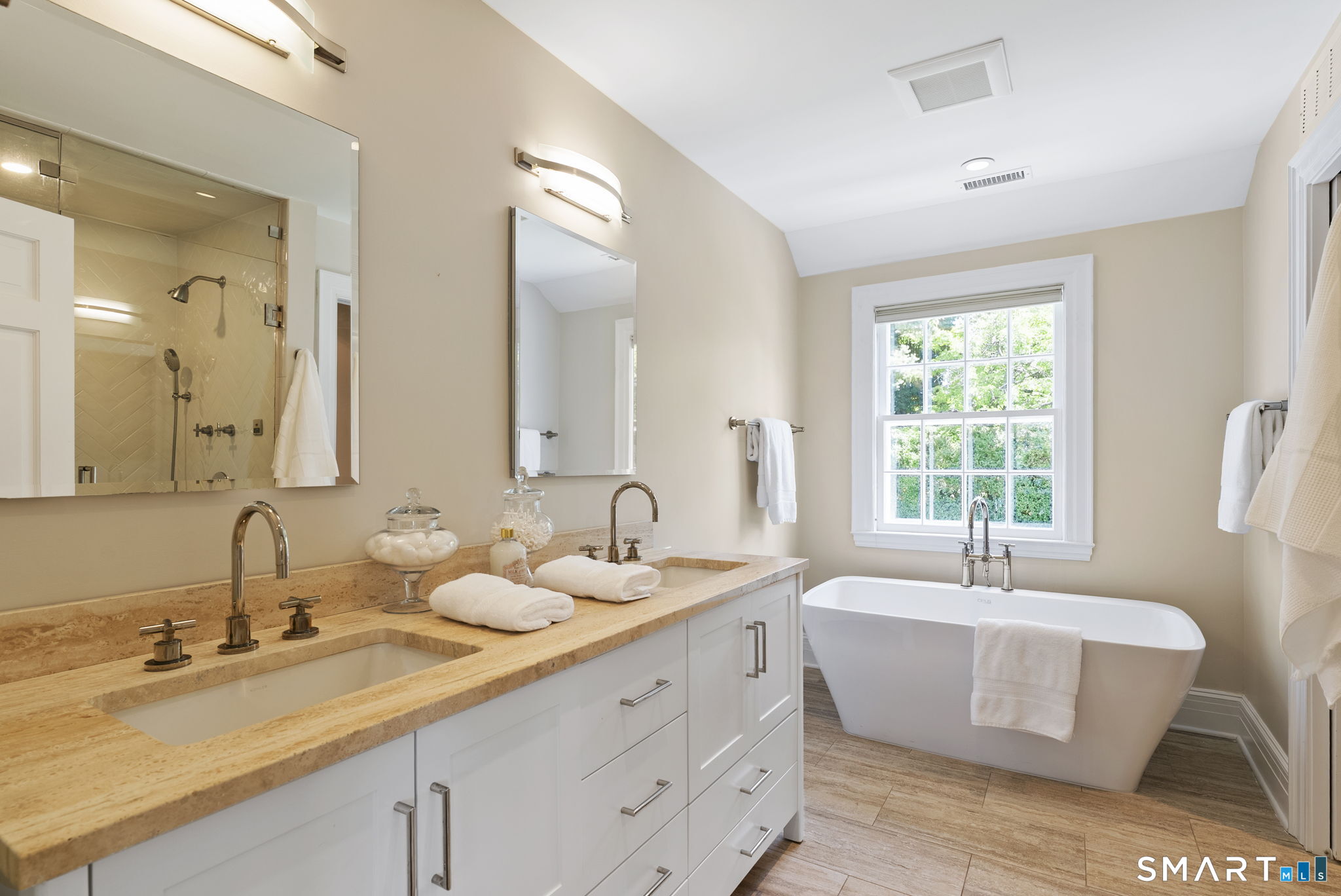 6 Clapboard Hill Road