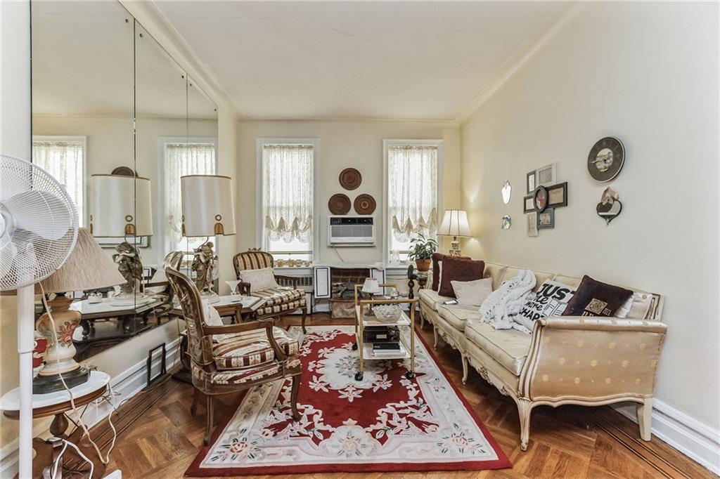 1561 East 31st Street