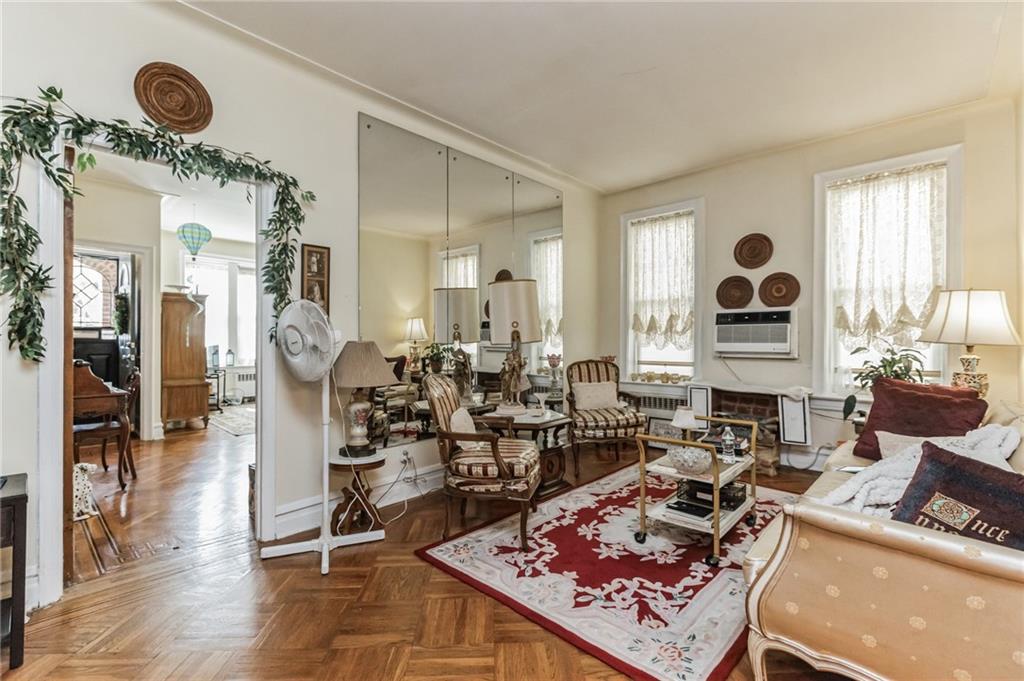 1561 East 31st Street