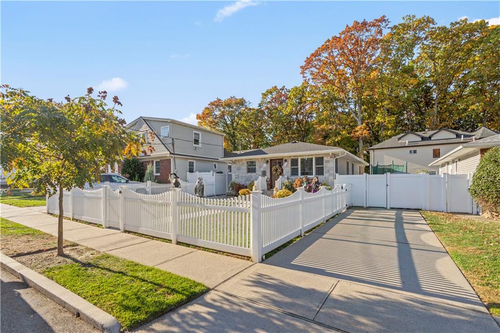 137 Oakdale Street