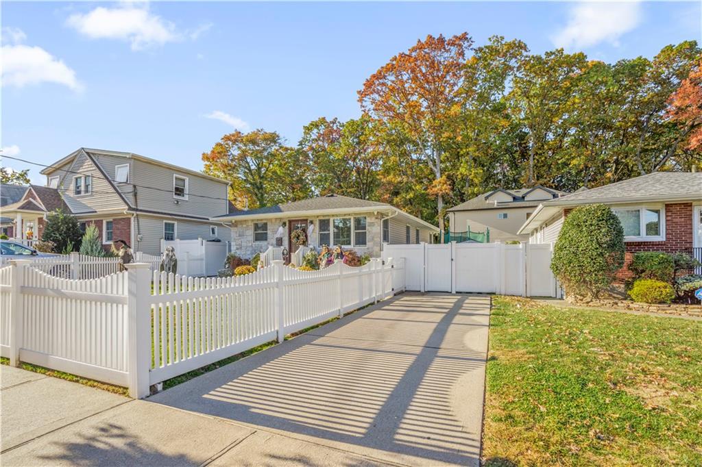 137 Oakdale Street