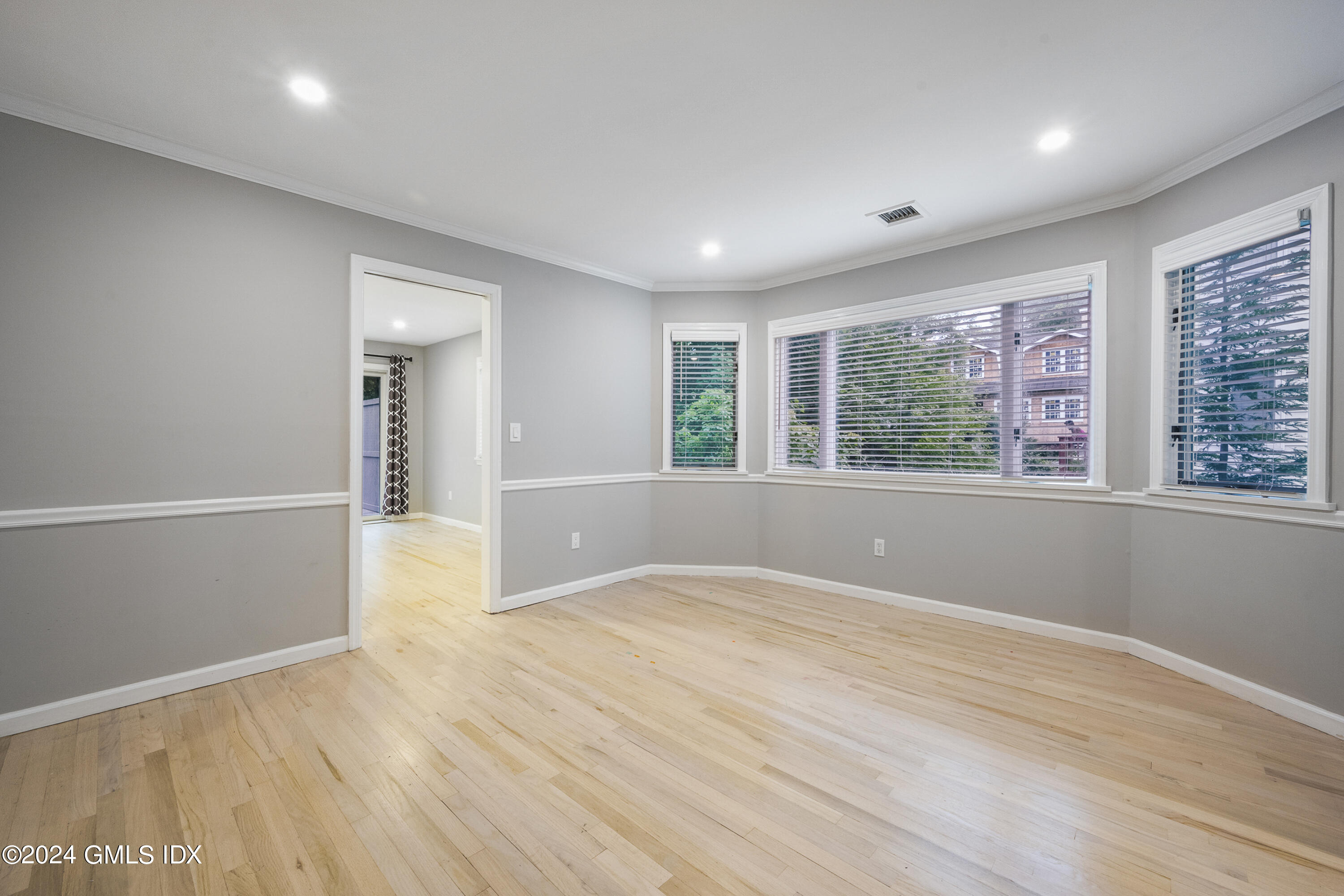 12 Idlewild Manor, 12