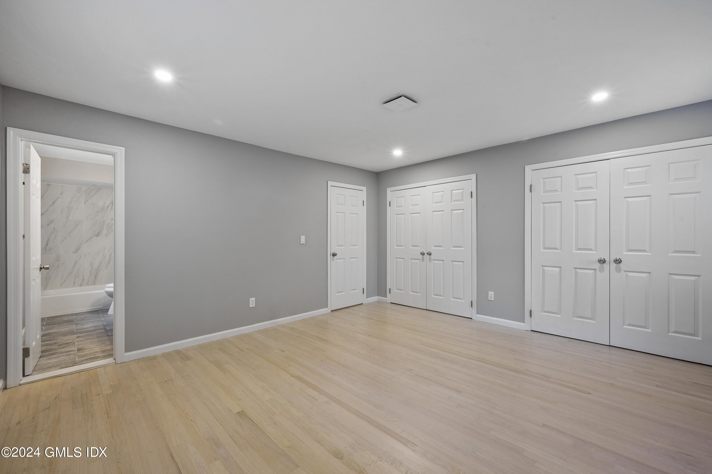 12 Idlewild Manor, 12