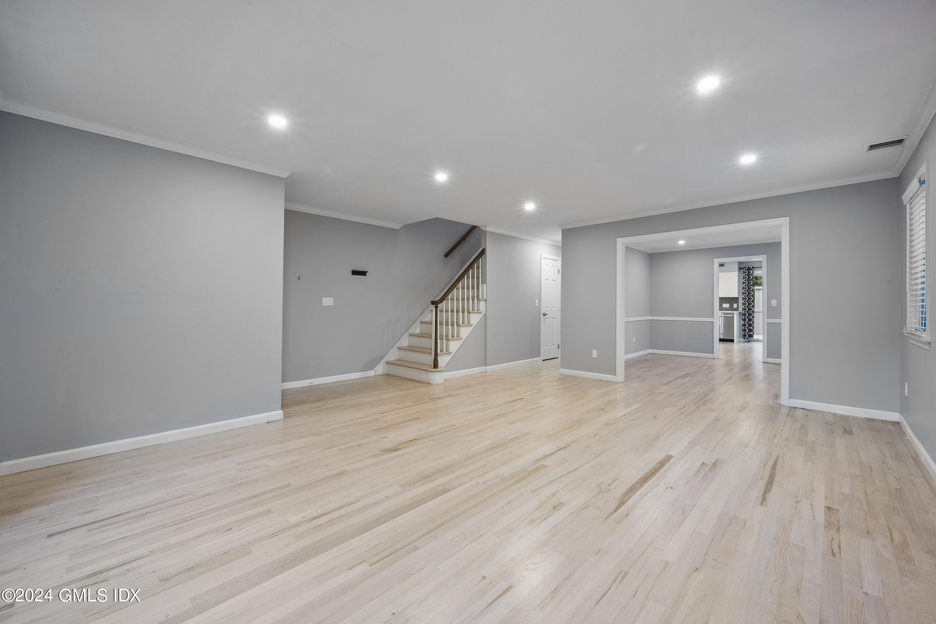12 Idlewild Manor, 12