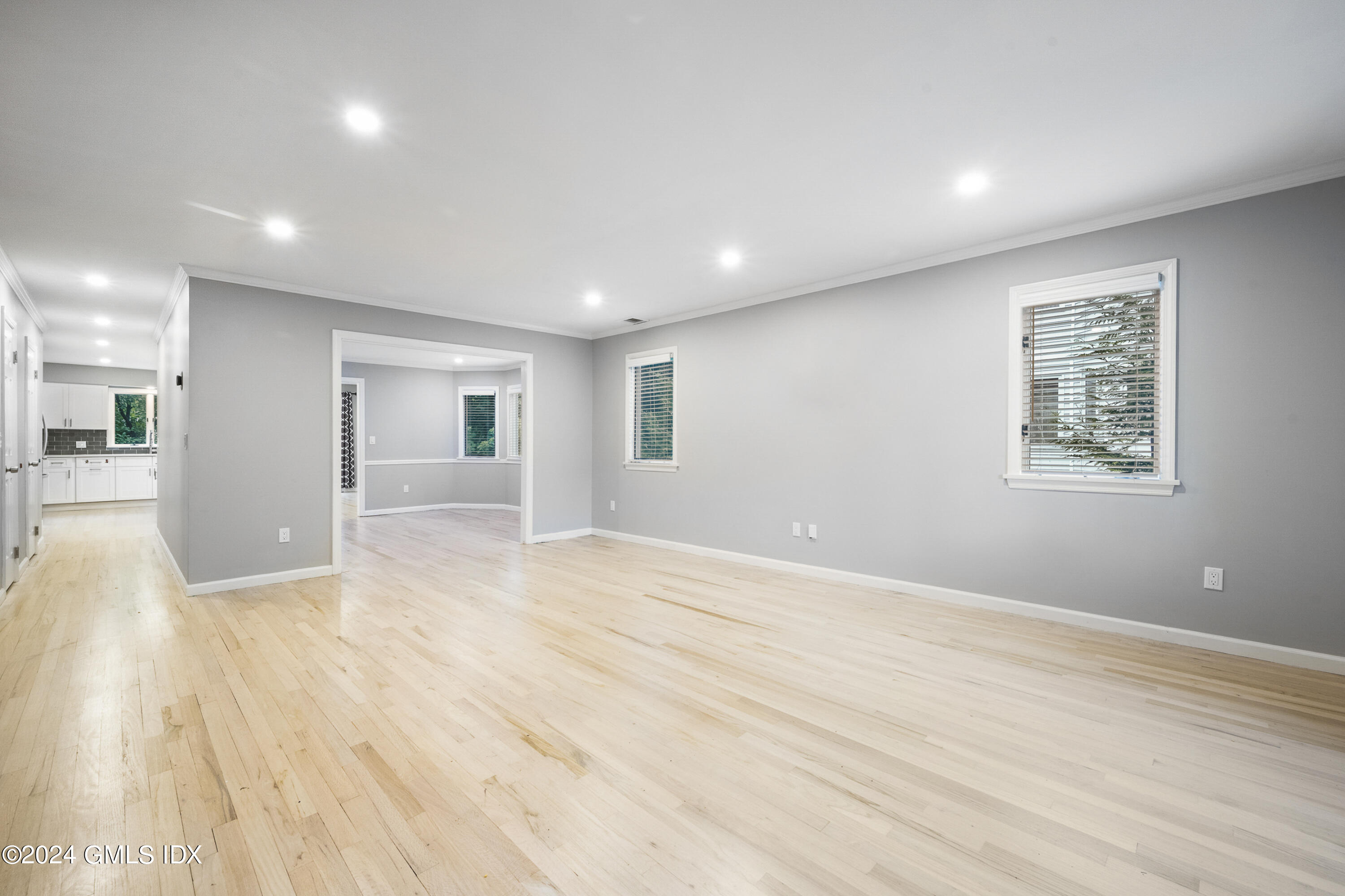 12 Idlewild Manor, 12