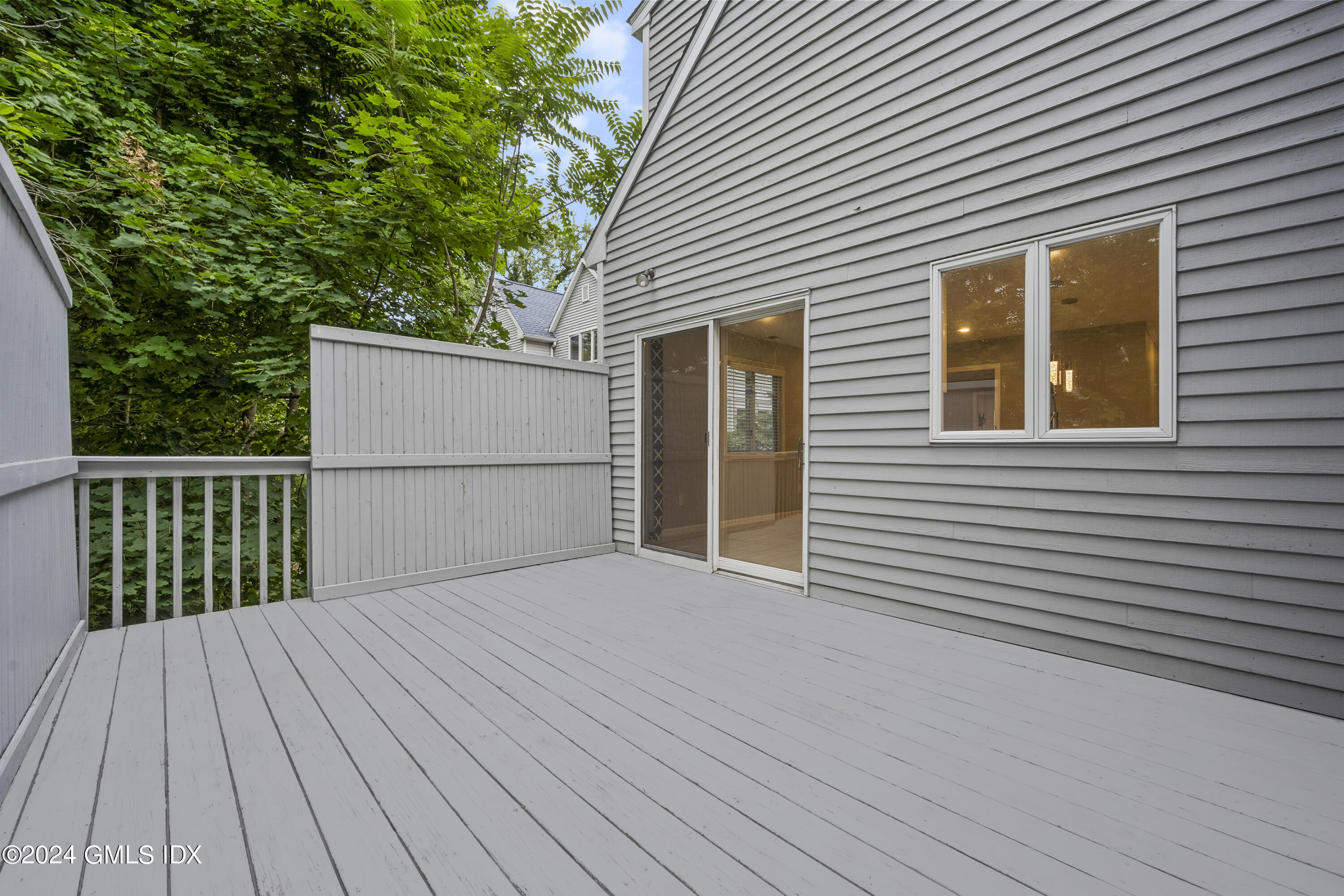 12 Idlewild Manor, 12