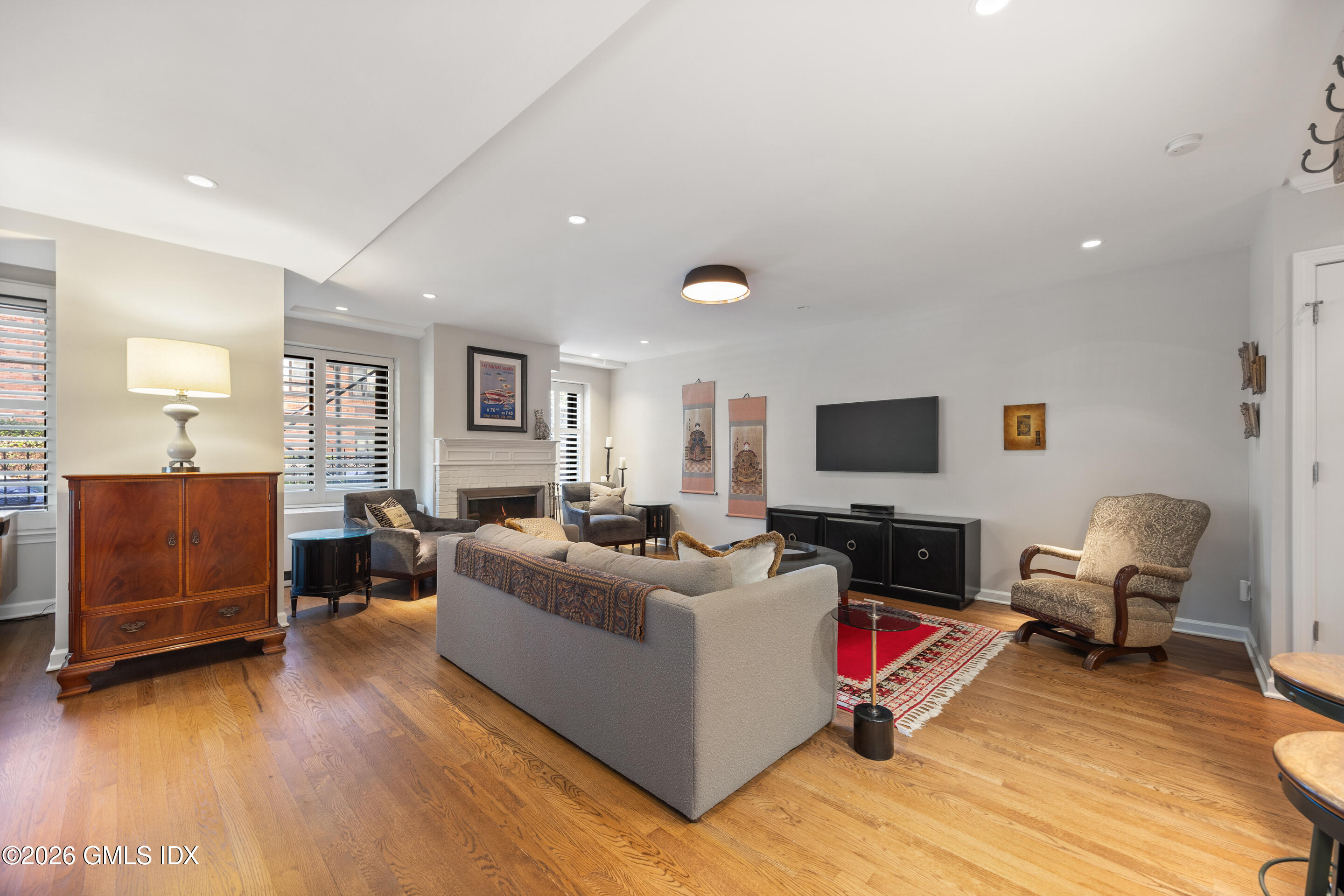 15 Lafayette Court APT 1F