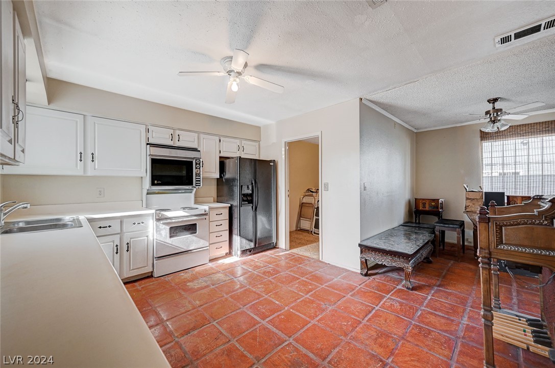 4711 East Flamingo Road