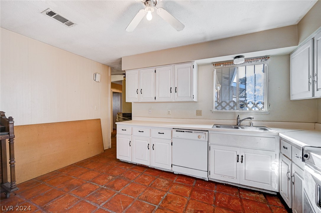 4711 East Flamingo Road