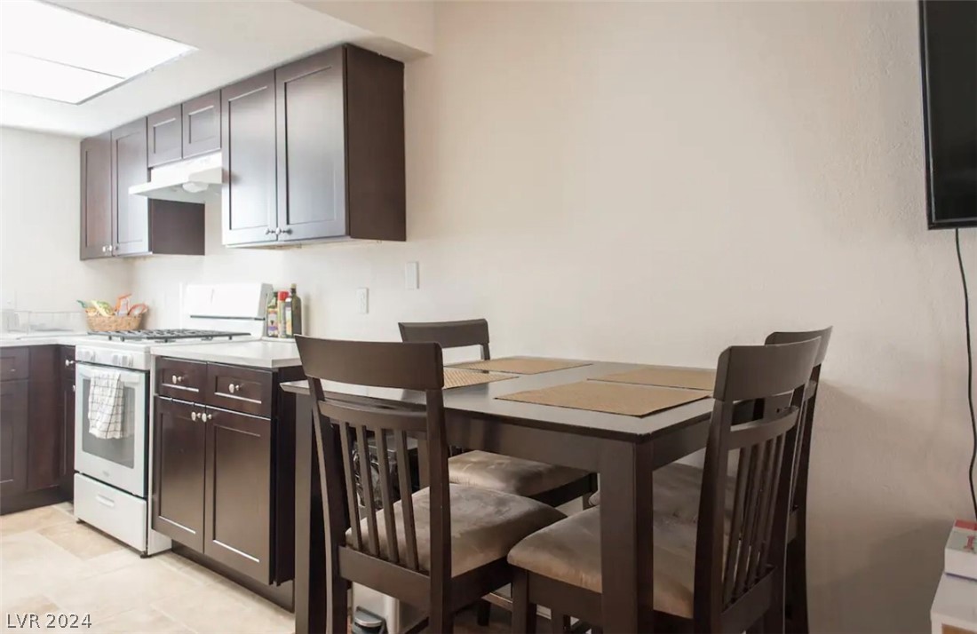 554 Sellers Place