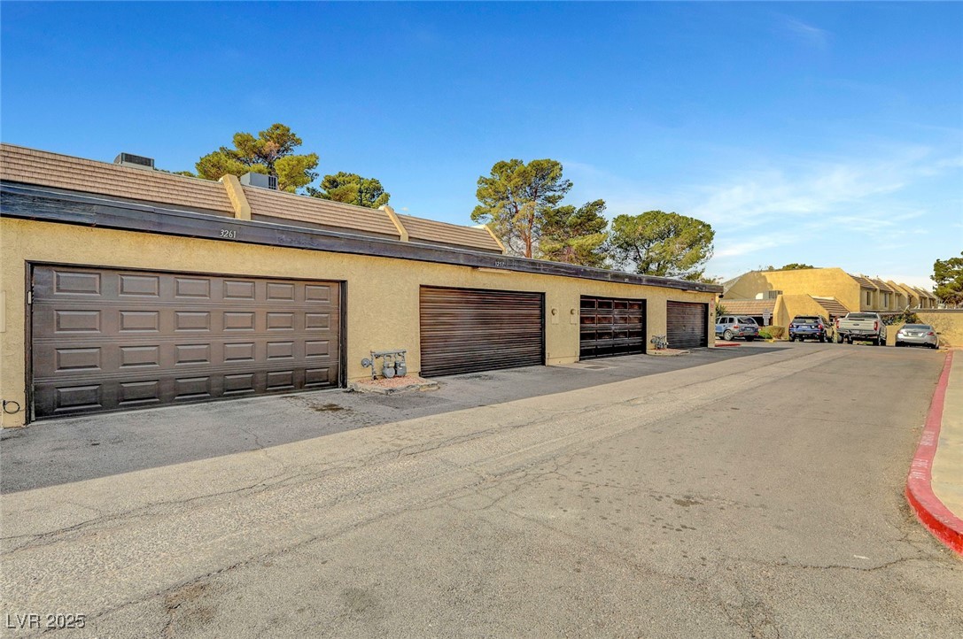 3261 Ennis Court