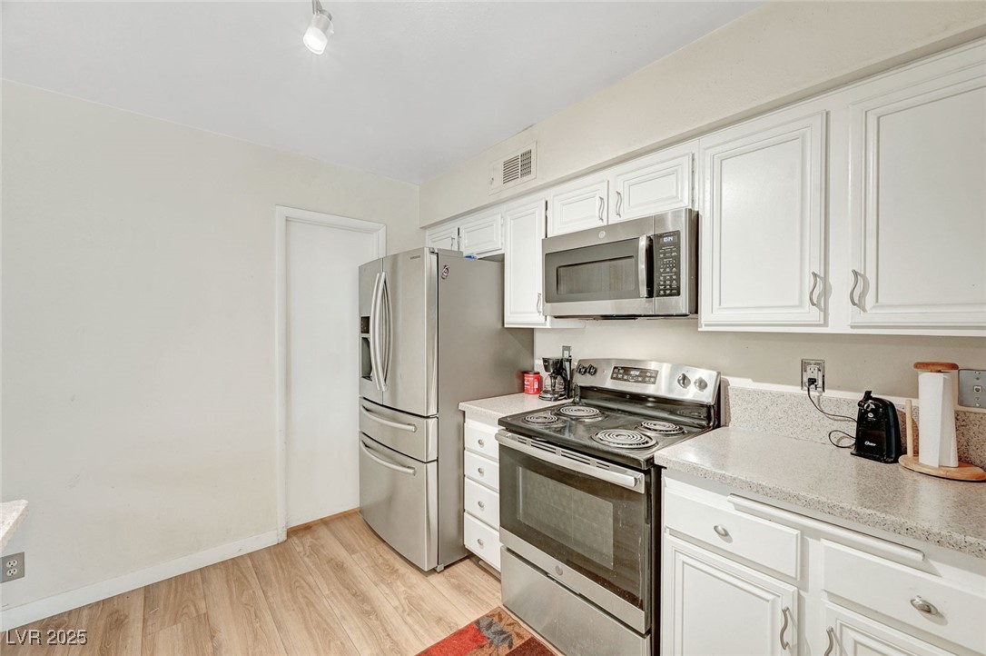 3261 Ennis Court