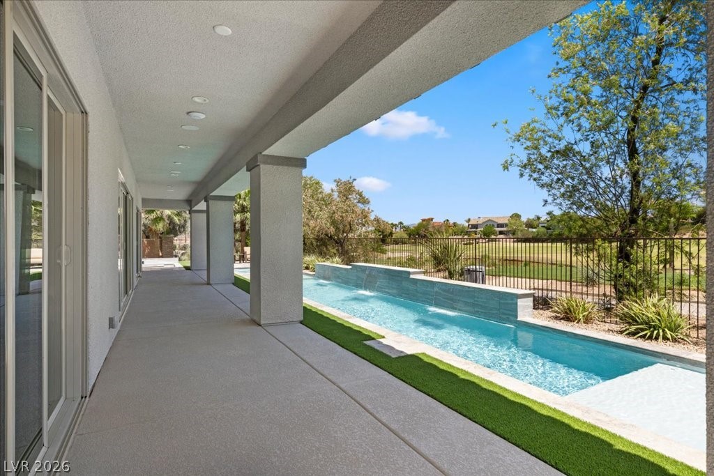 9 Rue Promenade Way