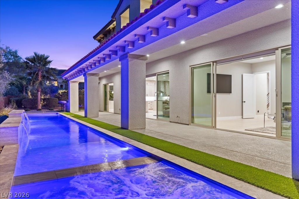 9 Rue Promenade Way