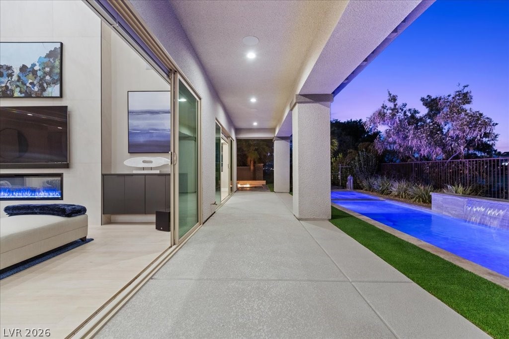 9 Rue Promenade Way