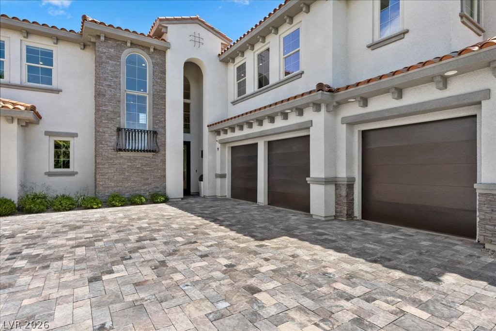 9 Rue Promenade Way