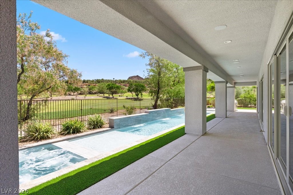 9 Rue Promenade Way