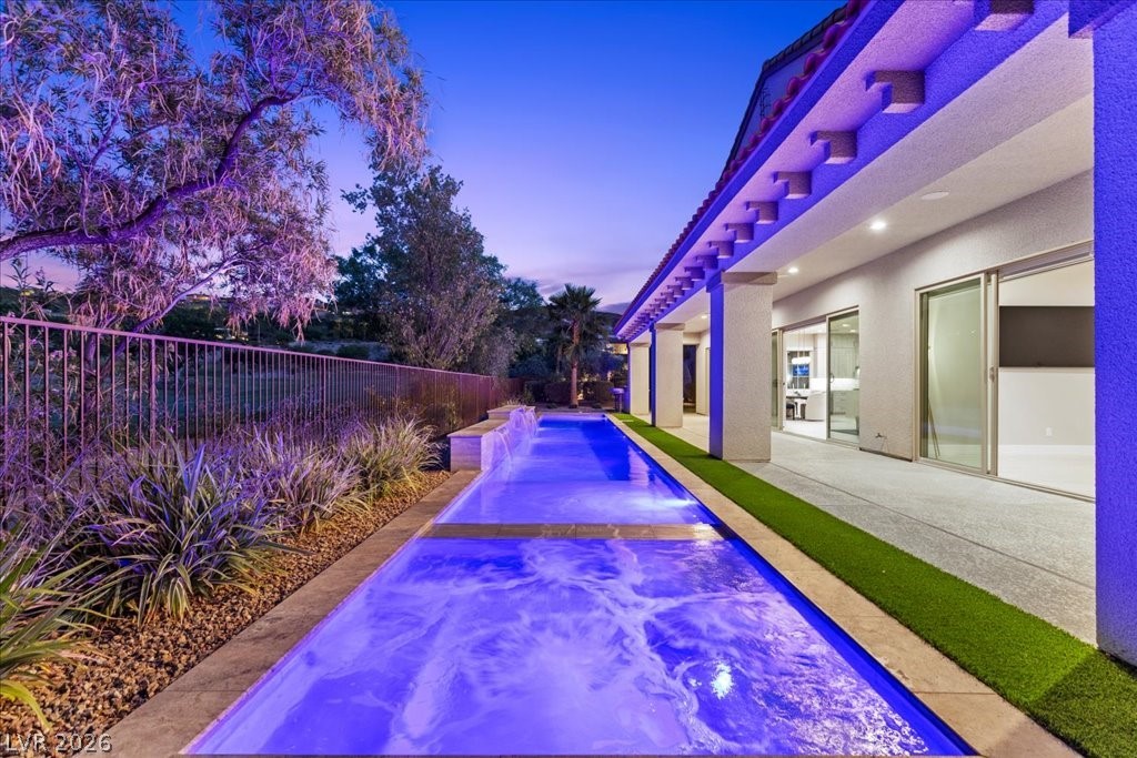 9 Rue Promenade Way
