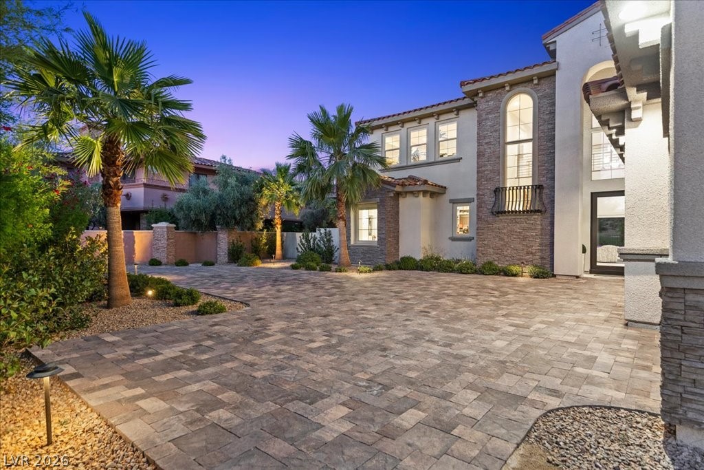 9 Rue Promenade Way