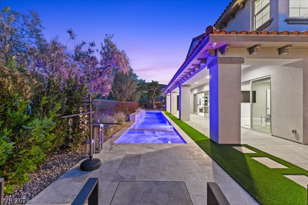 9 Rue Promenade Way