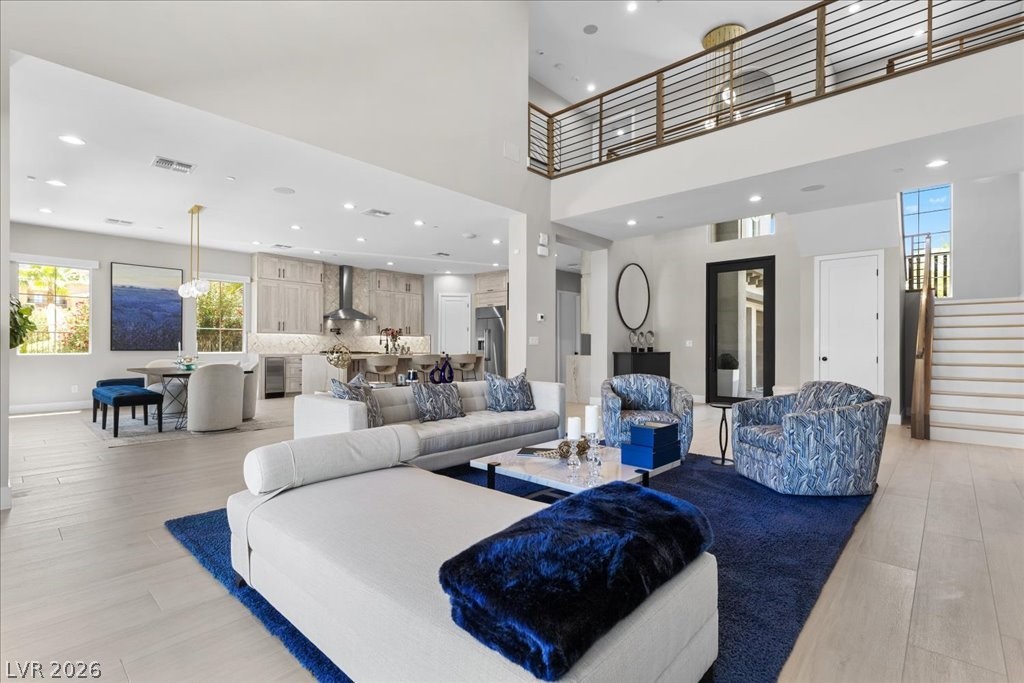 9 Rue Promenade Way