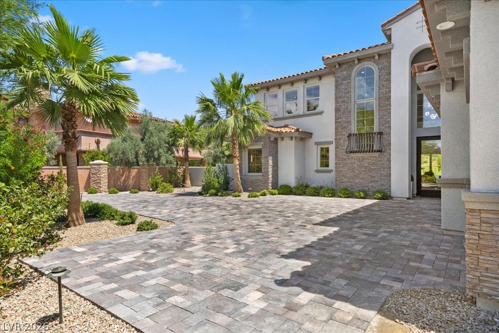 9 Rue Promenade Way