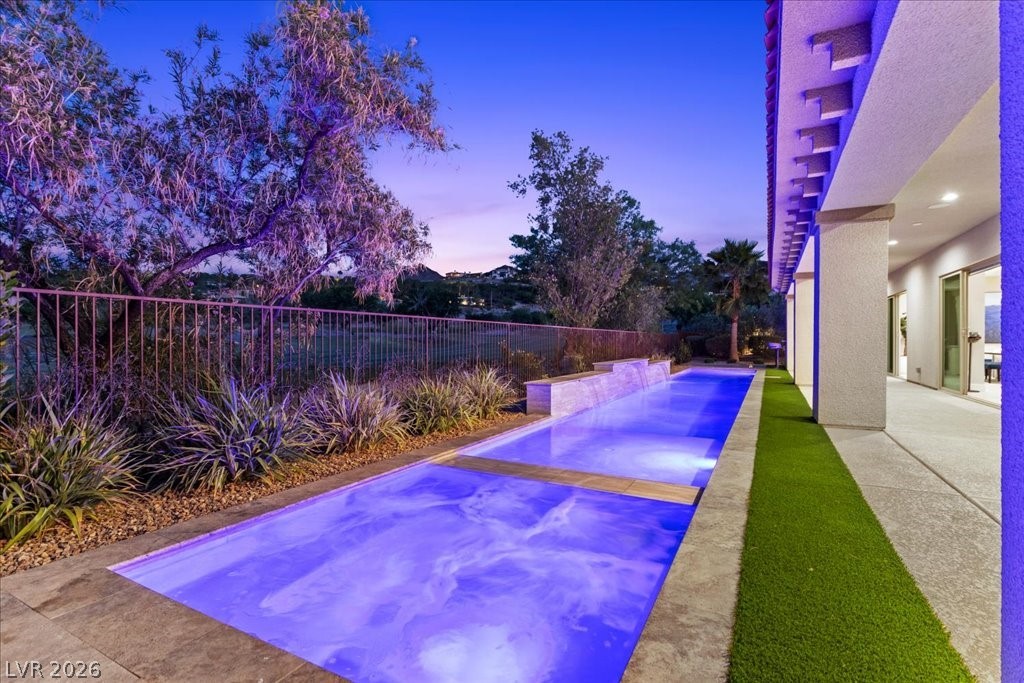 9 Rue Promenade Way