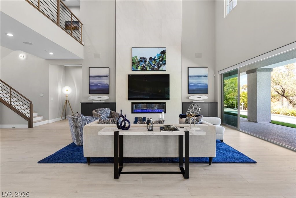 9 Rue Promenade Way