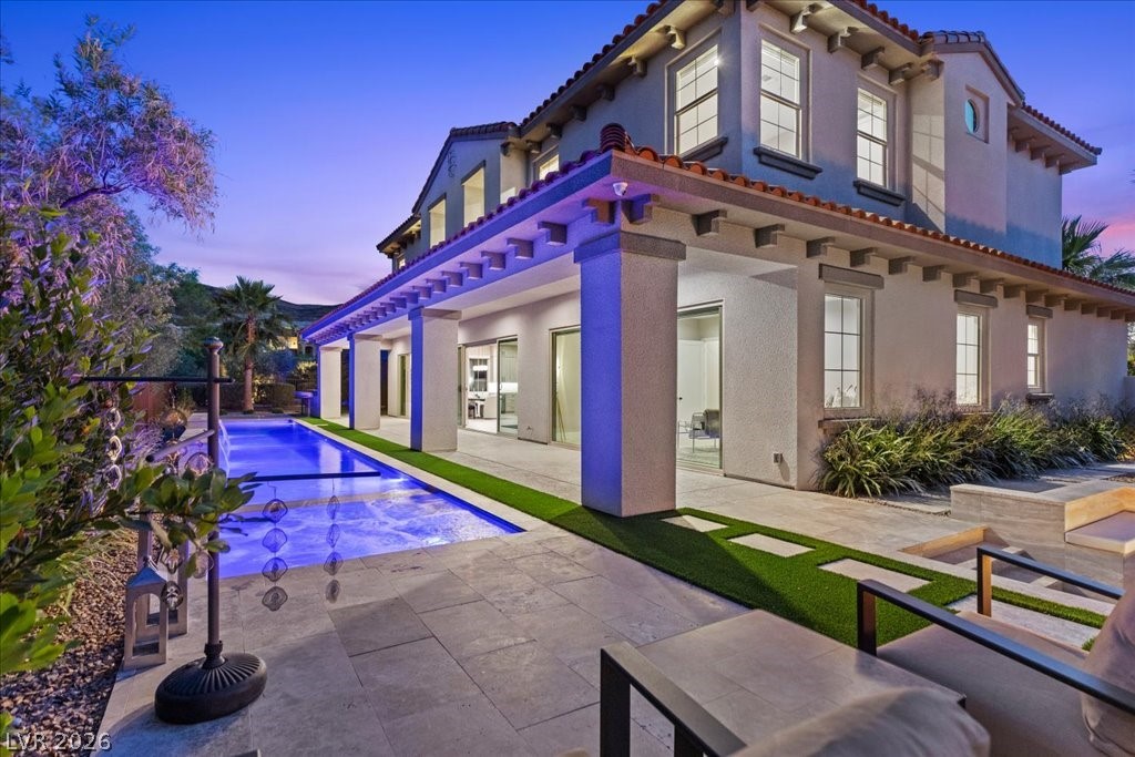9 Rue Promenade Way