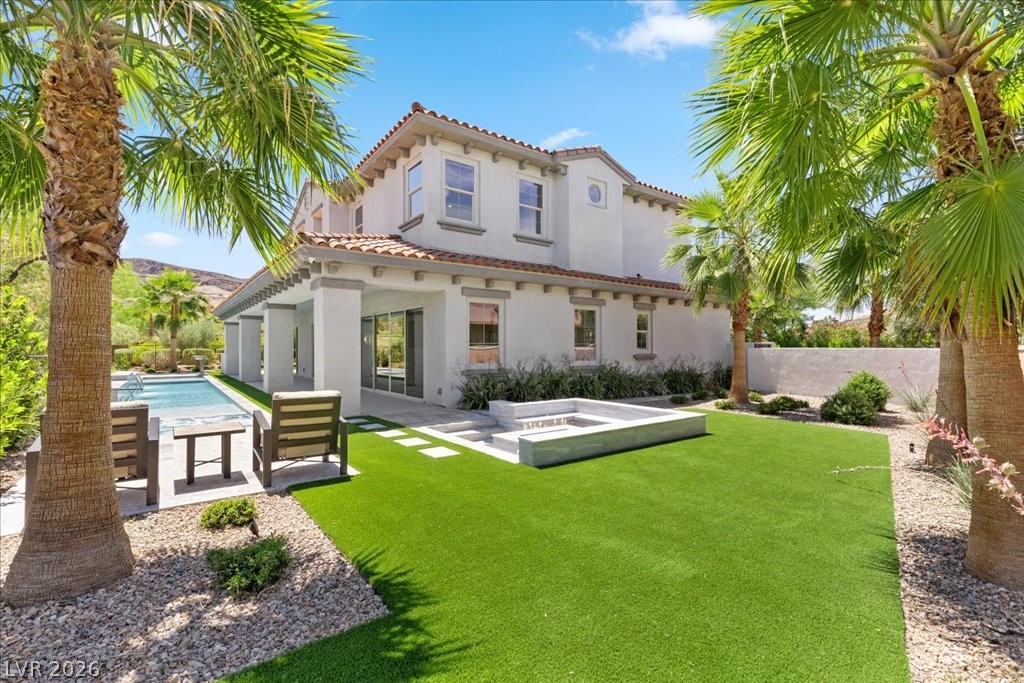 9 Rue Promenade Way