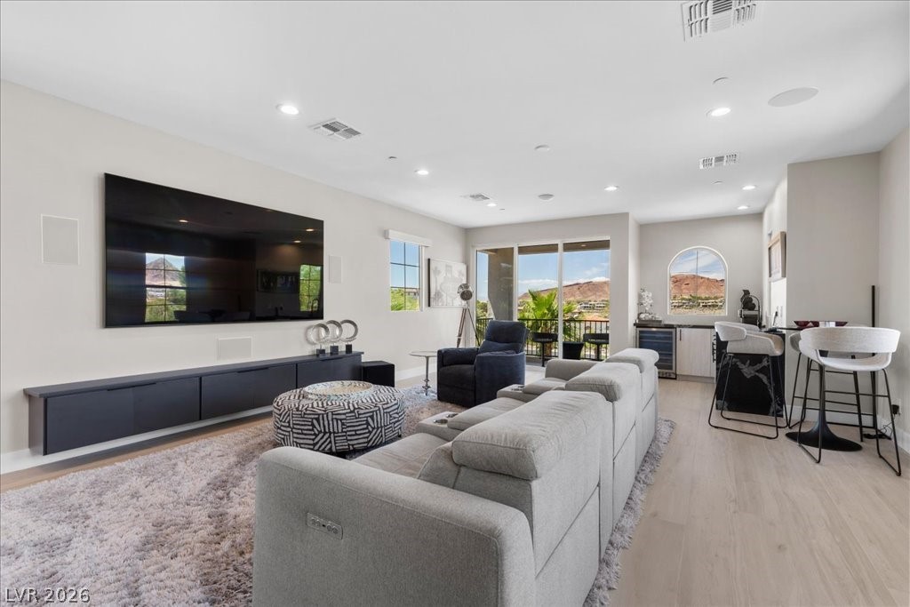 9 Rue Promenade Way