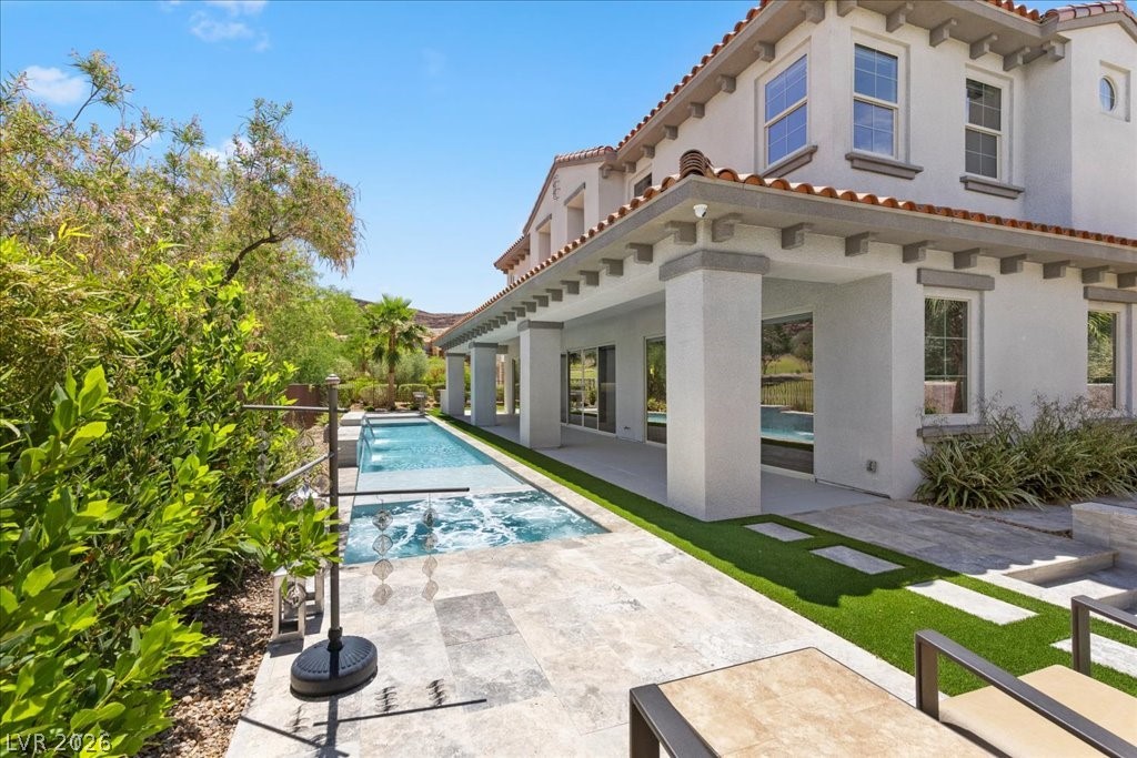 9 Rue Promenade Way