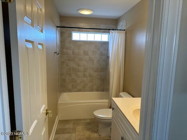 2220 E Dolphin Drive