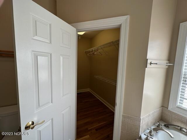 2220 E Dolphin Drive