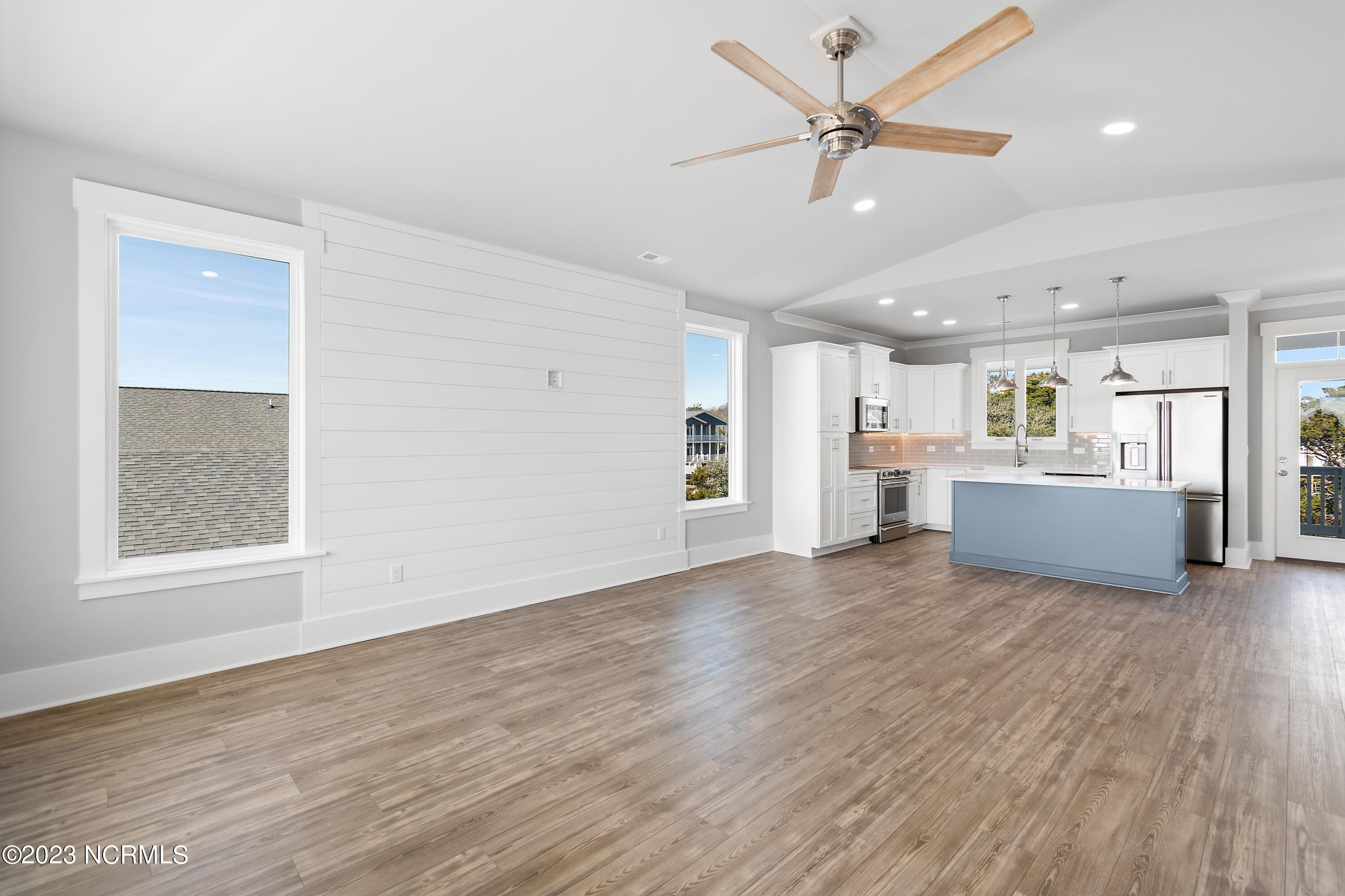 4027 E Pelican Drive