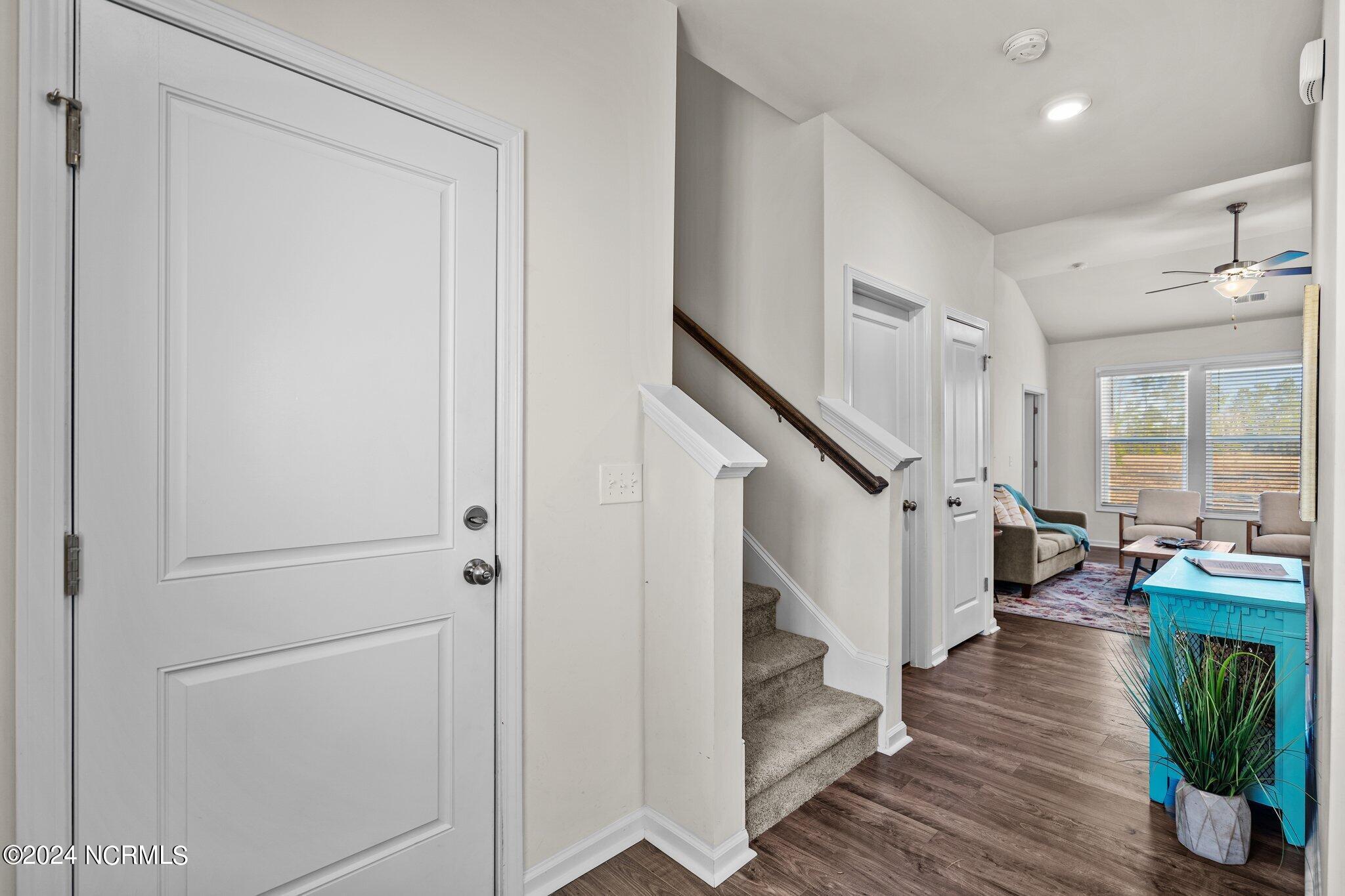 214 Autumn Breeze Lane NE