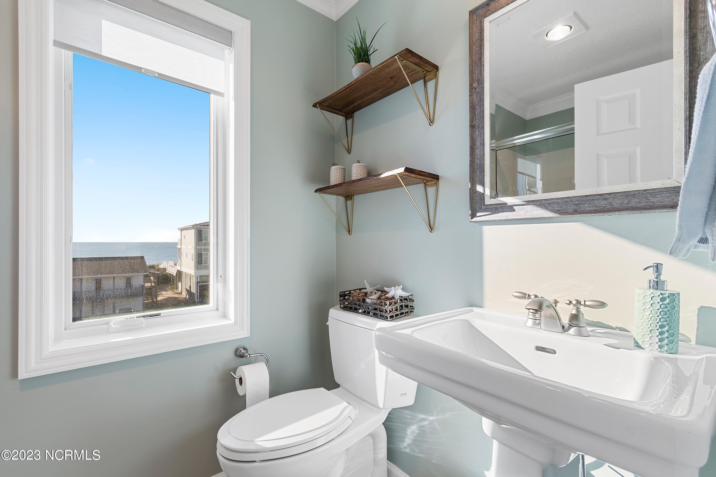 908 Ocean Boulevard W