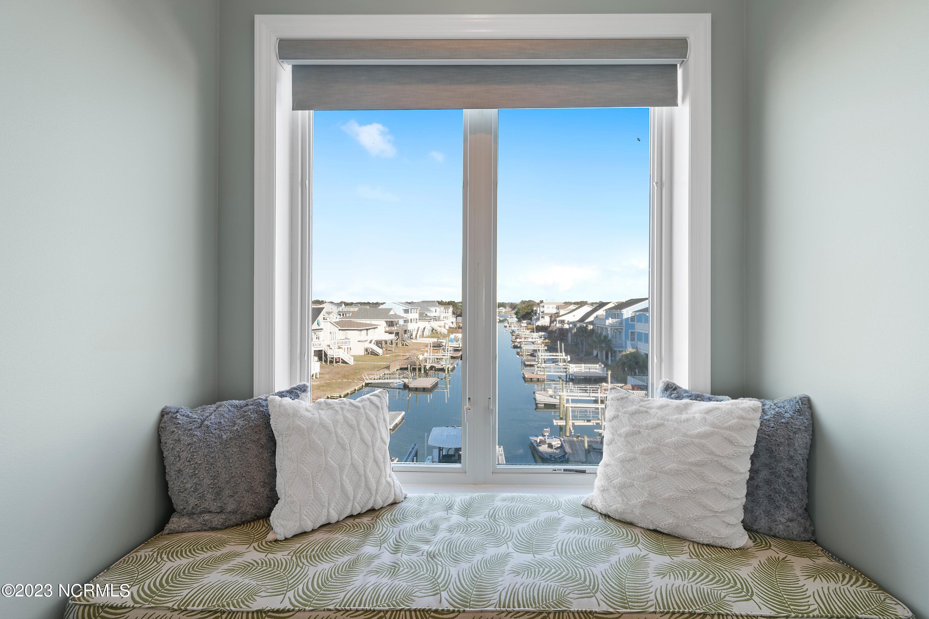 908 Ocean Boulevard W