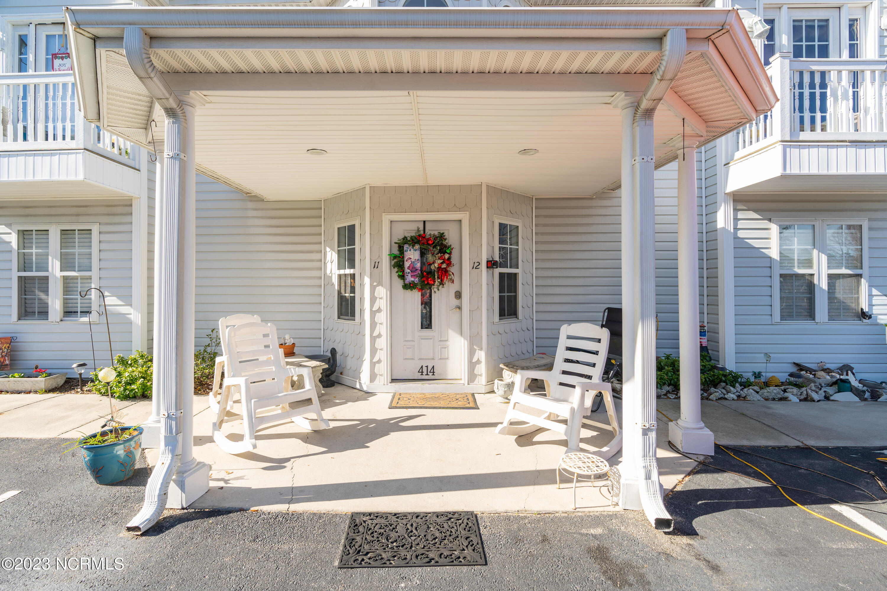 414 Mcglamery Street, 16