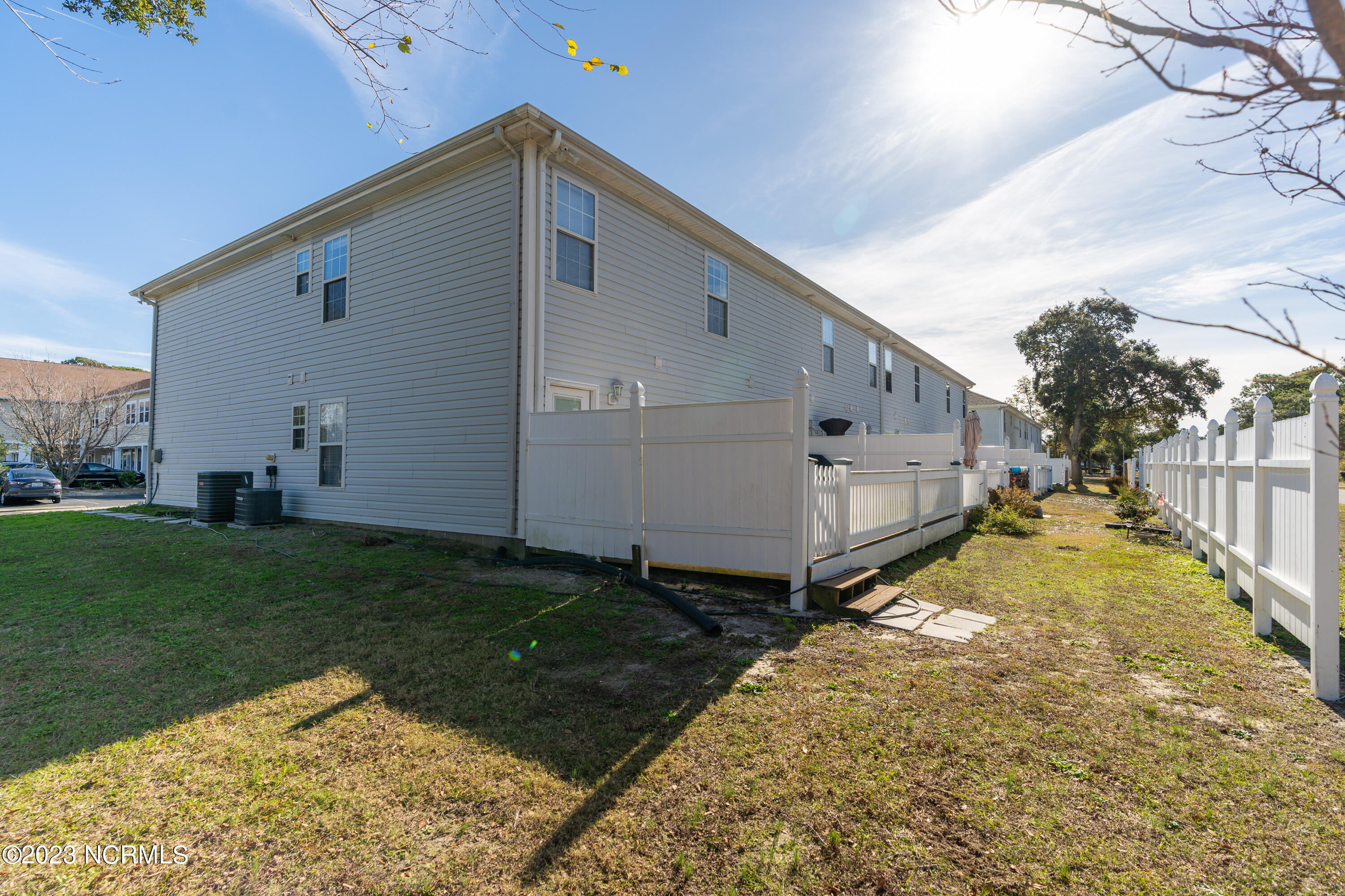 414 Mcglamery Street, 16